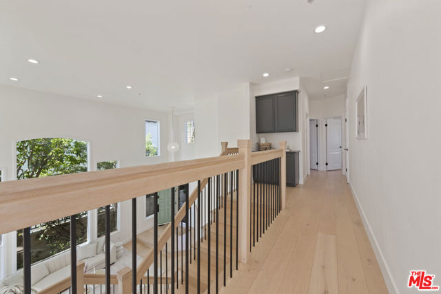 16724 Calle Arbolada, Pacific Palisades CA: https://media.crmls.org/mediaz/f774bde0-f2c9-4cc2-ad25-b9ac8cea7c01.jpg