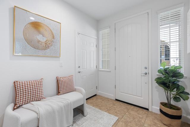 211 Okeefe Way, Mountain View CA: https://media.crmls.org/mediaz/f7753cbd-560d-47ae-969c-7275208dac19.jpg