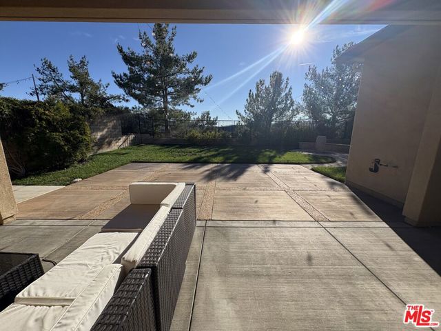 19320 Carranza Lane, Santa Clarita CA: https://media.crmls.org/mediaz/f7758232-86c5-46e8-a475-2de9e18ee20e.jpg