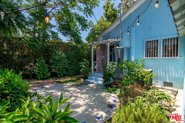 720 N Ogden Drive, Los Angeles CA: https://media.crmls.org/mediaz/f779da15-0a43-49d8-a09c-5e1e4ef00ed8.jpg