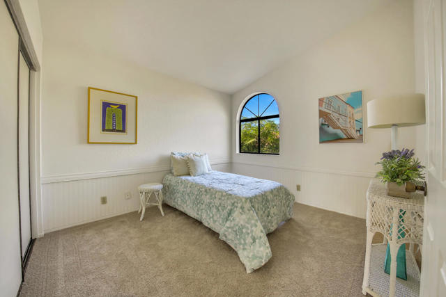 24 BEDOOM MLS