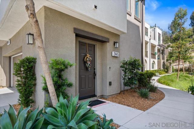 2445 Verano Way, Vista CA: https://media.crmls.org/mediaz/f77add1e-3939-4de8-ac4b-ffebc5ab0414.jpg