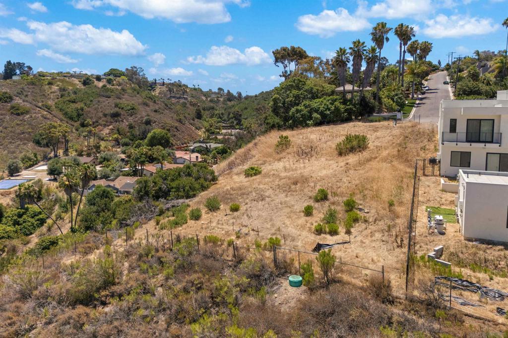 5665 Toyon Rd - photo 14
