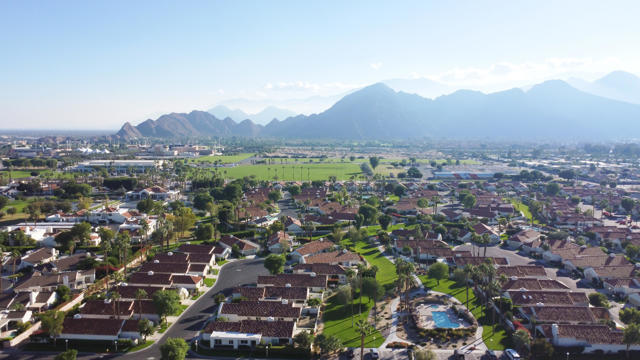 77739 Cape Verde Drive, Palm Desert CA: https://media.crmls.org/mediaz/f77b89bb-f366-414b-8686-e4091cc4ef60.jpg