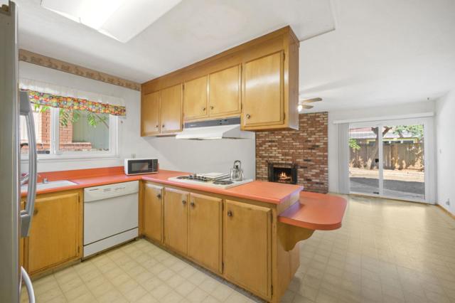 787 San Clemente Way, Mountain View CA: https://media.crmls.org/mediaz/f77bf9cd-7466-48cb-9ca6-95af78ce3518.jpg