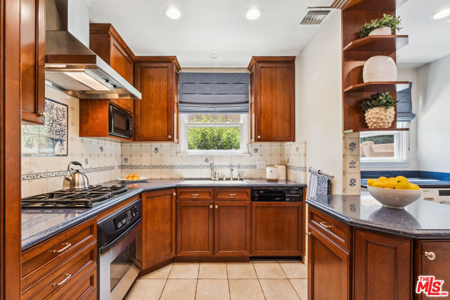 14741 Killion Street, Sherman Oaks CA: https://media.crmls.org/mediaz/f77c6949-bad4-4a5a-9862-c0970c6cc2a2.jpg