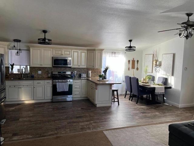 1624 S HIGHWAY, Manteca CA: https://media.crmls.org/mediaz/f77c76d8-fea6-45e4-ae89-b8e723ff160e.jpg