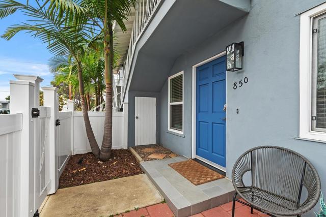 850 856 Olive Avenue, Coronado CA: https://media.crmls.org/mediaz/f77d88b0-ad0d-473c-b6bb-6803d609e44f.jpg