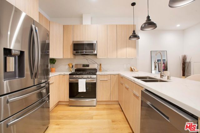 418 N Stanley Avenue, Los Angeles CA: https://media.crmls.org/mediaz/f77e86d3-0625-4f35-9089-6809b17e776d.jpg