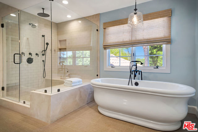 14071 Roblar Road, Sherman Oaks CA: https://media.crmls.org/mediaz/f77e9636-ab99-4bda-81a1-46c6c5a05446.jpg