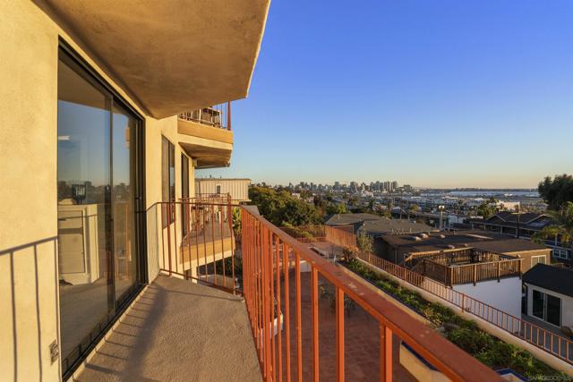 1785 Linwood St, San Diego, California 92110, 2 Bedrooms Bedrooms, ,2 BathroomsBathrooms,Condominium,For Sale,Linwood St,250001276SD