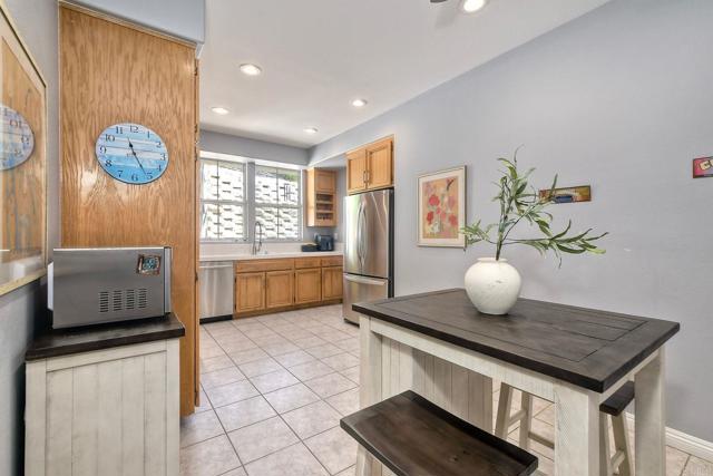 Detail Gallery Image 14 of 38 For 6852 Widgeon Pl, Carlsbad,  CA 92011 - 3 Beds | 2/1 Baths