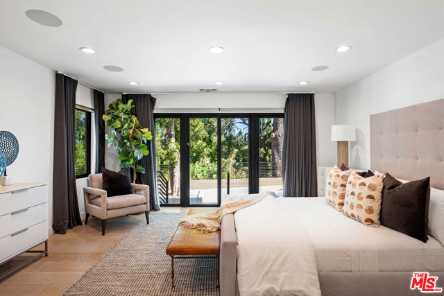 19536 Wells Drive, Tarzana CA: https://media.crmls.org/mediaz/f780381e-3667-4e48-a269-1a88cf7ca848.jpg