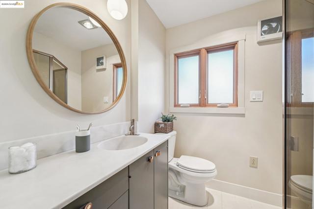 19 Highland Blvd, Kensington CA: https://media.crmls.org/mediaz/f780546c-f5ac-400a-b3d9-b4eb5020c36b.jpg