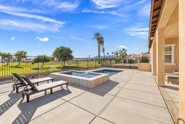 48406 Hepburn Drive, Indio CA: https://media.crmls.org/mediaz/f7807bcc-b655-4d9c-ad81-d0cab44f9be0.jpg
