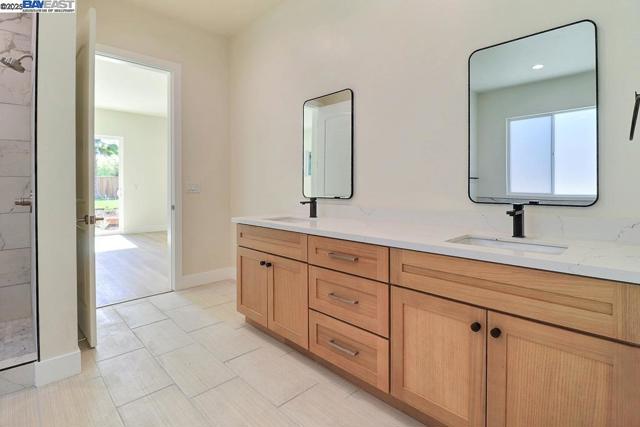 5232 Henderson Ct, Antioch CA: https://media.crmls.org/mediaz/f780da3e-b48c-4314-85fa-d2150caf5c58.jpg