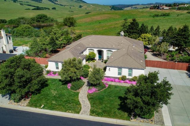 334 Paseo Gularte, San Juan Bautista CA: https://media.crmls.org/mediaz/f78234f4-1e61-45e2-965e-00fa12904d22.jpg