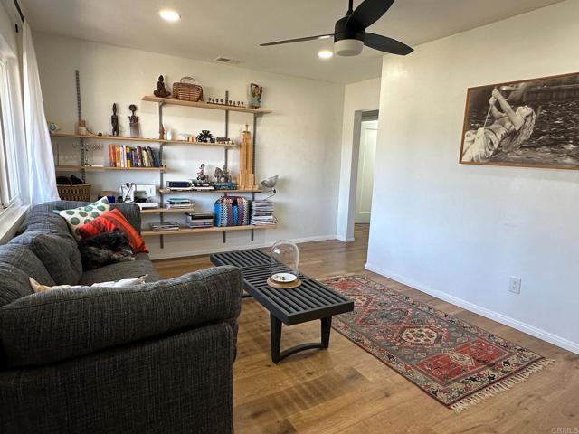 Detail Gallery Image 8 of 38 For 1451 Machado St, Oceanside,  CA 92054 - 3 Beds | 3 Baths