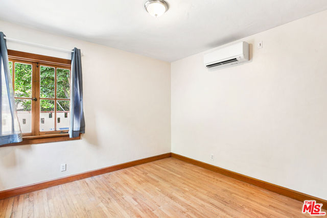 4171 Kraft Avenue, Studio City CA: https://media.crmls.org/mediaz/f782751b-c4b3-4977-9264-431eaa43a11f.jpg