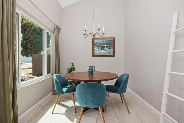 Detail Gallery Image 5 of 40 For 1744 Calle Jules, Vista,  CA 92084 - 3 Beds | 2 Baths