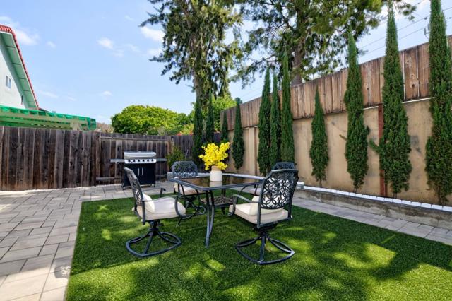 4330 Peregrine Way, Fremont CA: https://media.crmls.org/mediaz/f782fe34-92de-47f6-9b38-ea25b15ad40b.jpg