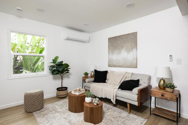 8210 Orchard Ave, La Mesa CA: https://media.crmls.org/mediaz/f7834ac0-b20d-44ab-914b-8c85c307d597.jpg