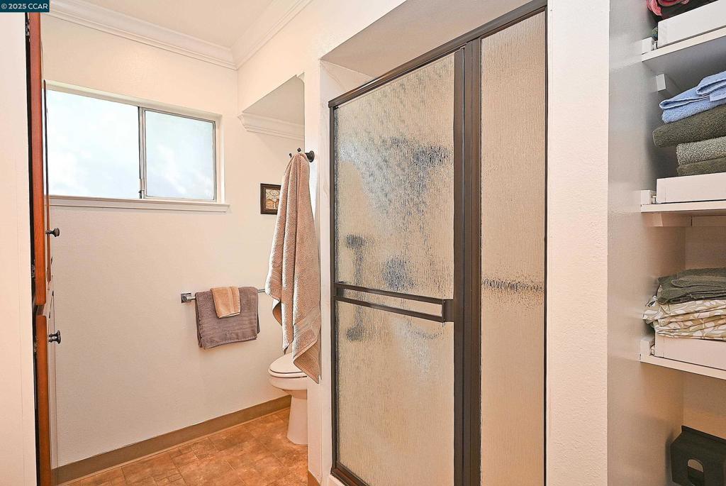 https://media.crmls.org/mediaz/f7834cbc-9132-4bb8-9232-488f9d740461.jpg?preset=X-Large