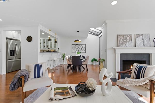 156 Lombard St, San Francisco CA: https://media.crmls.org/mediaz/f783d056-8845-4d52-9310-bf5c79f84329.jpg