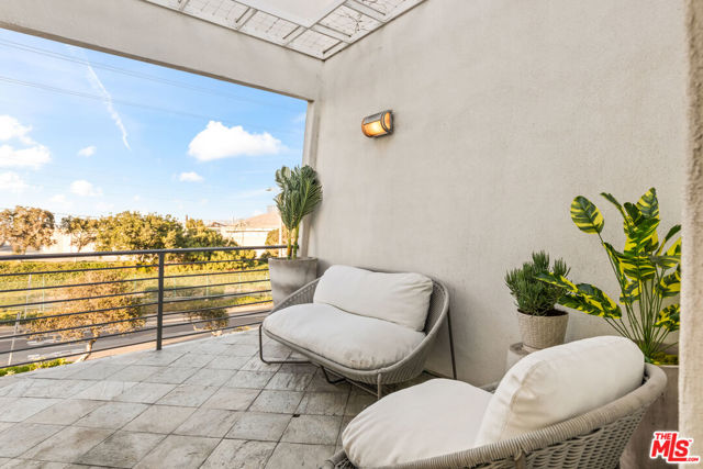 502 Rosecrans Avenue, Manhattan Beach, California 90266, 2 Bedrooms Bedrooms, ,2 BathroomsBathrooms,Residential,For Sale,Rosecrans,26828137