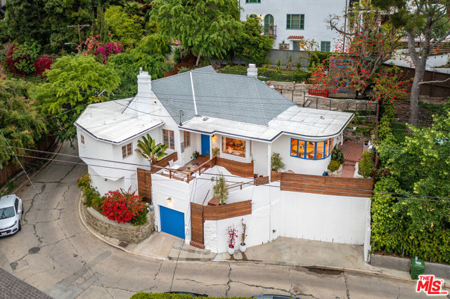 2620 Rutherford Drive, Los Angeles CA: https://media.crmls.org/mediaz/f784d154-9bfb-493d-879e-8ec5f517e4c1.jpg