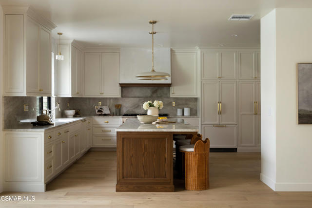 24005 Clarington Drive, West Hills CA: https://media.crmls.org/mediaz/f784f302-773b-4787-baea-cb92be92378f.jpg