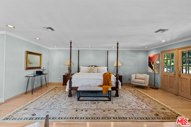 2103 N Hobart Boulevard, Los Angeles CA: https://media.crmls.org/mediaz/f7850442-0cd9-4631-947f-60ba281e6890.jpg