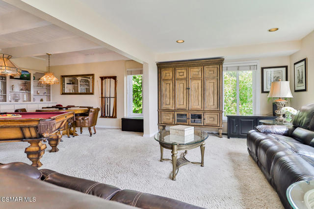 1822 Calle Borrego, Thousand Oaks CA: https://media.crmls.org/mediaz/f7850d9b-6faf-49d2-b097-044233b9dea3.jpg