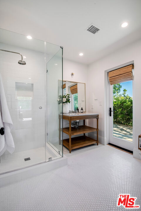 Image 14 of 45 For 24049 Chestnut Way