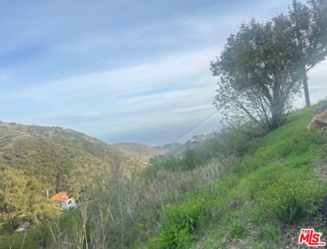0 Mar Vista Ridge Drive, Malibu CA: https://media.crmls.org/mediaz/f7869692-cf92-4ef8-9fdf-cc51b2325e7b.jpg