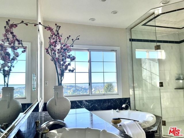 11502 Dona Teresa Drive, Studio City CA: https://media.crmls.org/mediaz/f78729b9-fc3c-43da-9292-56b7b0f35c9b.jpg