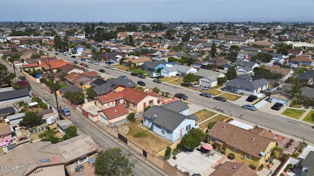 342 E Hemlock Street, Oxnard CA: https://media.crmls.org/mediaz/f7884868-04fe-4d71-bc7e-a1bac811a96c.jpg