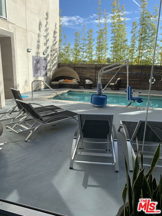 4140 Glencoe Avenue, Marina del Rey CA: https://media.crmls.org/mediaz/f78876c1-9153-4e78-bf62-418efd22c11f.jpg