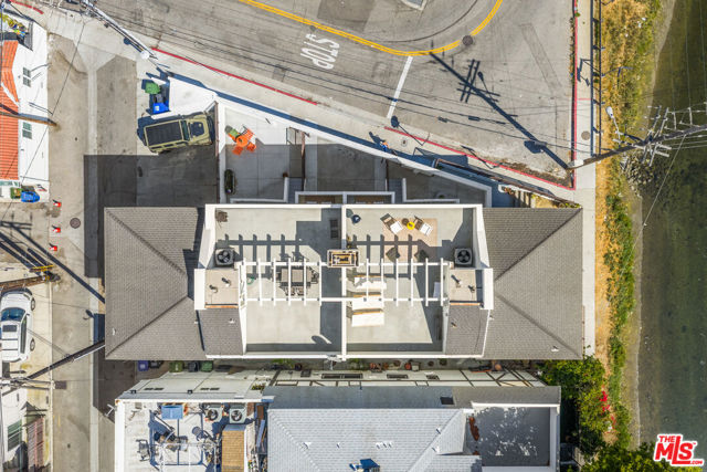 3501 Esplanade, Marina del Rey CA: https://media.crmls.org/mediaz/f7896dfa-f5c7-47d4-a4db-f9f56d1492c8.jpg
