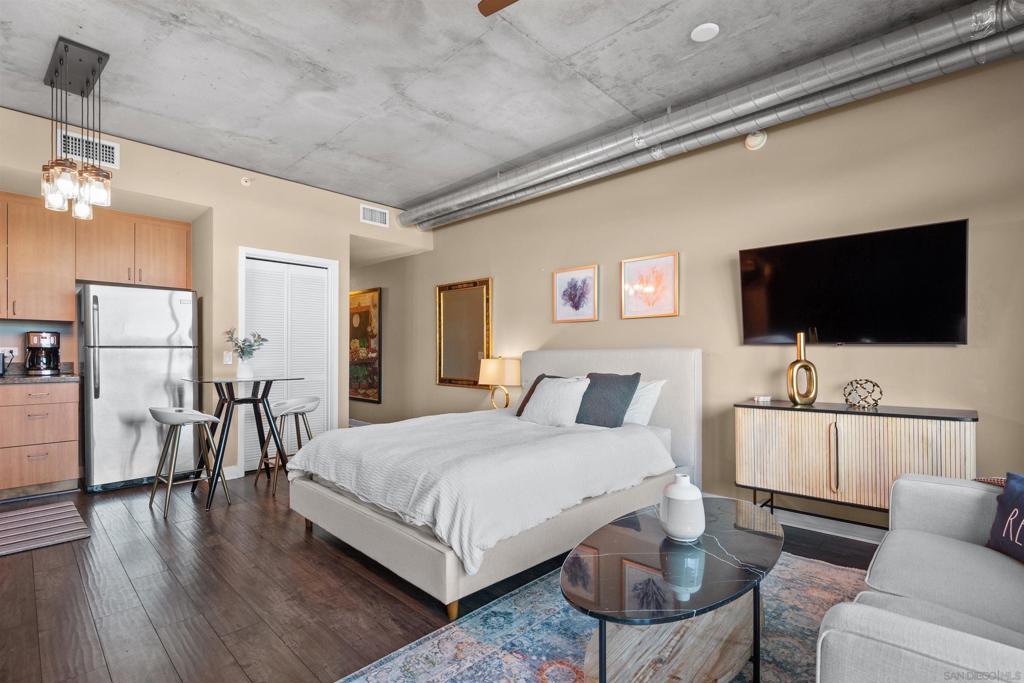 1080 Park Blvd. - photo 6