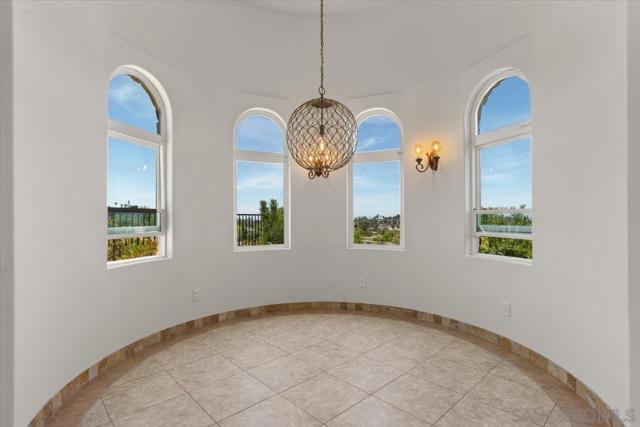 2342 CARIOCA PL, Vista CA: https://media.crmls.org/mediaz/f78a5b90-59c5-44f3-a856-848cd66536c0.jpg