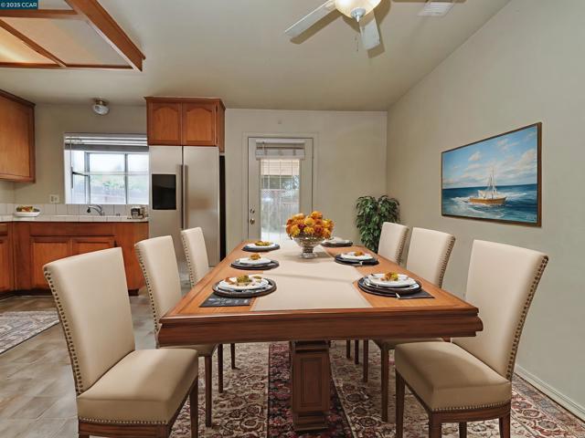 4212 Dunster Drive, Salida CA: https://media.crmls.org/mediaz/f78a5e8d-978c-4855-a2df-1391a2141d47.jpg