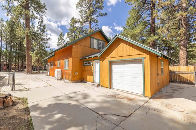 605 Elysian Boulevard, Big Bear CA: https://media.crmls.org/mediaz/f78aeb9c-5958-4411-80e3-e364a13ace73.jpg