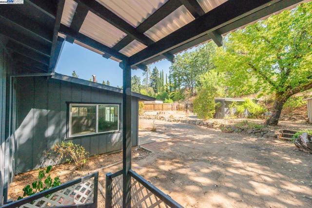 395 Masonic Ln, Weaverville CA: https://media.crmls.org/mediaz/f78b25ce-e000-45ac-832a-e06b1766d644.jpg