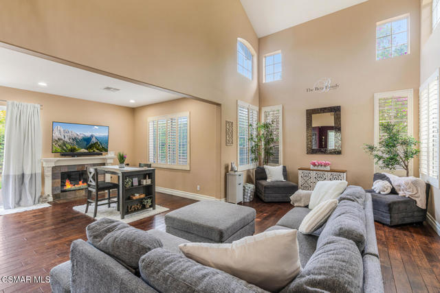 676 Buenos Tiempos Drive, Camarillo CA: https://media.crmls.org/mediaz/f78b592c-25f1-4f5a-a0ce-1708989bbf26.jpg