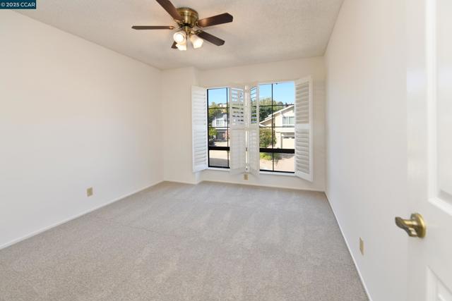 319 Oak Glen Ct, Martinez CA: https://media.crmls.org/mediaz/f78be3f4-34fd-4e76-b13c-b0f3b6ee3bc7.jpg