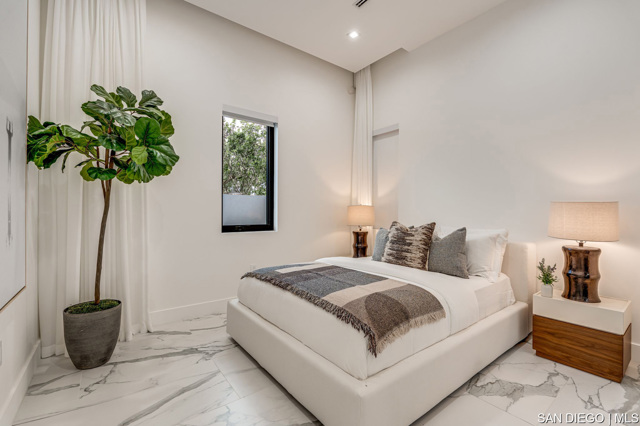 18386 Avenida Apice, Rancho Santa Fe CA: https://media.crmls.org/mediaz/f78d37ce-c07e-4652-9370-9662ccf7f4a6.jpg