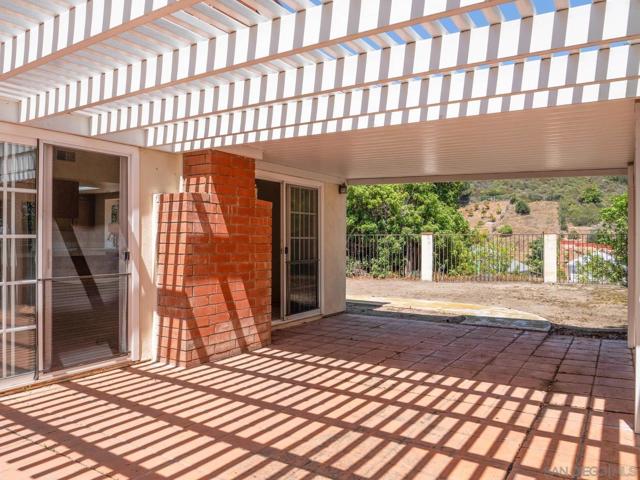 13810 Riverhead Ct, San Diego CA: https://media.crmls.org/mediaz/f78d99c2-3717-4b6f-936c-9db33ad8b240.jpg