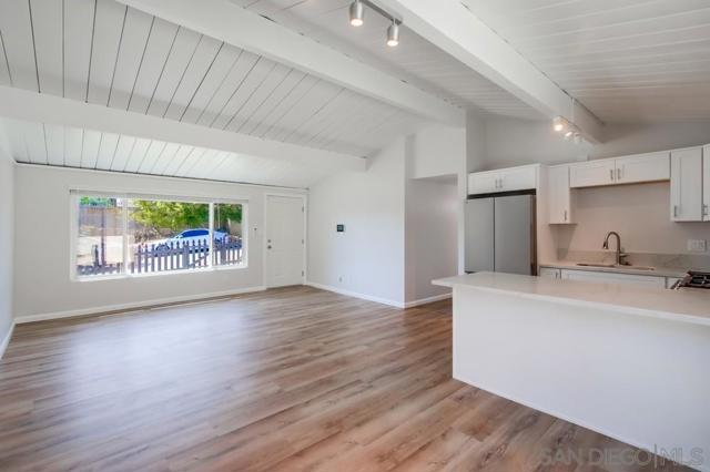 2609 2611 Montclair St, San Diego CA: https://media.crmls.org/mediaz/f78ddd68-5ee9-40b4-89c8-e67636fe4165.jpg