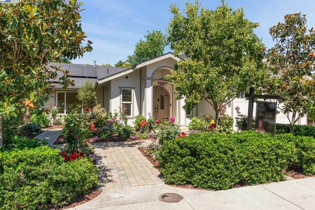 2643 Buena Vista Ave, Walnut Creek CA: https://media.crmls.org/mediaz/f78e38de-3f5f-474d-8b82-88cf9fc22964.jpg
